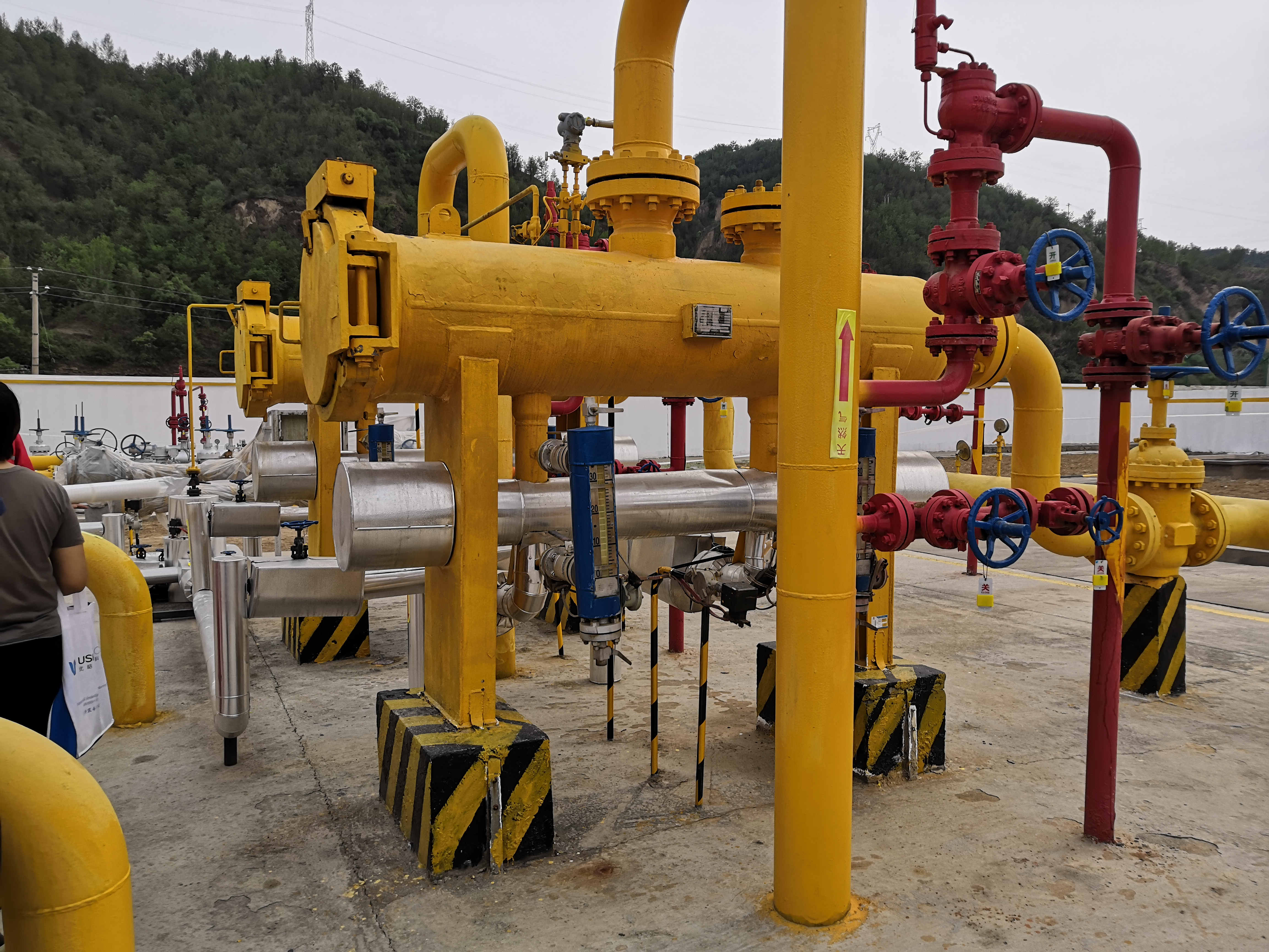 凈化廠聚潔濾芯更換現(xiàn)場(chǎng)